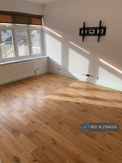 3 bedroom end of terrace house to rent, Benets Road, Hornchurch, RM11