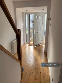 3 bedroom end of terrace house to rent, Benets Road, Hornchurch, RM11
