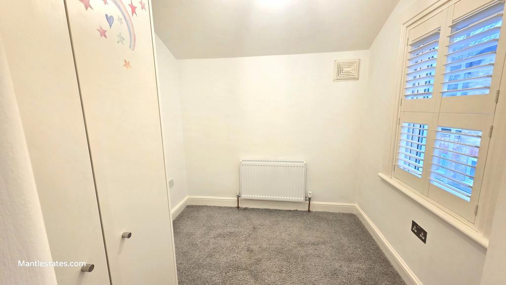 Rear bedroom/study