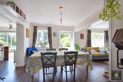 undefined, Longford Lane, Longford
