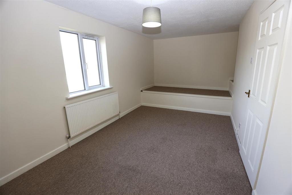 Bedroom 1 .JPG