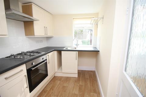2 bedroom terraced house to rent, Pennyfarthing Street, Salisbury SP1