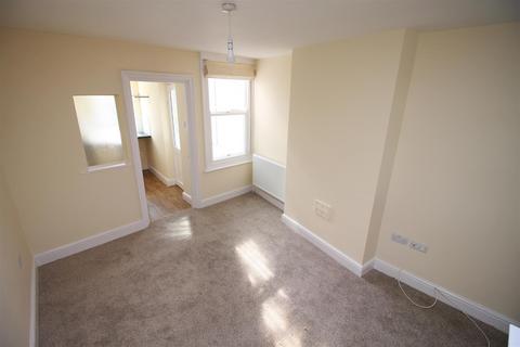 2 bedroom terraced house to rent, Pennyfarthing Street, Salisbury SP1