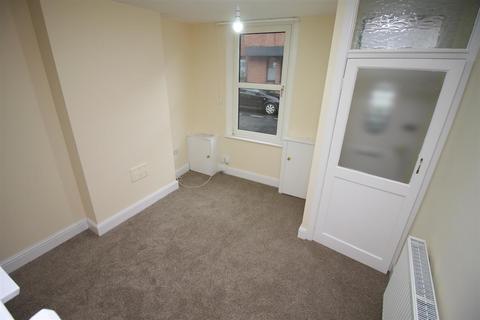 2 bedroom terraced house to rent, Pennyfarthing Street, Salisbury SP1