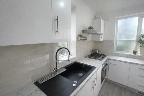 2 bedroom apartment for sale, St Stephens Road, Greater London TW3