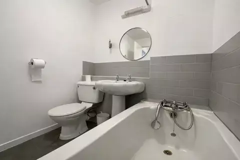 1 bedroom flat to rent, Kirkham Road, London E6