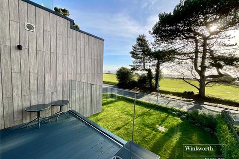 2 bedroom apartment for sale, Wharncliffe Road, Highcliffe, Christchurch, Dorset, BH23