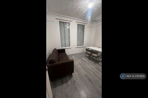 3 bedroom end of terrace house to rent, York Street, Audenshaw, Manchester, M34
