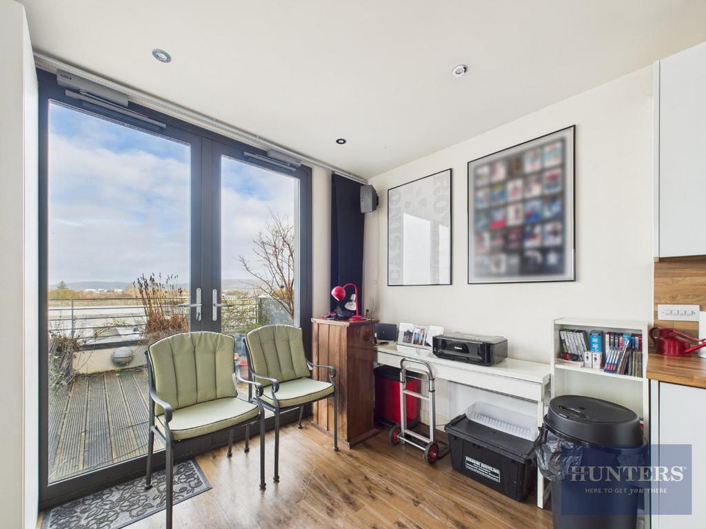 Kitchen / Living Area