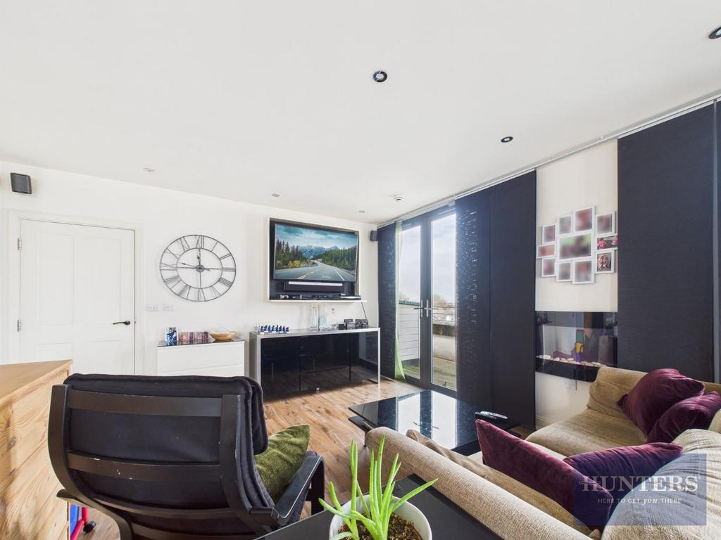 Kitchen / Living Area
