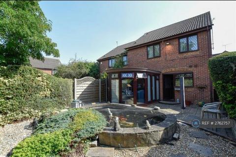 3 bedroom semi-detached house to rent, Ambrose Close, Crayford, DA1