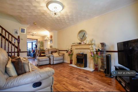 3 bedroom semi-detached house to rent, Ambrose Close, Crayford, DA1