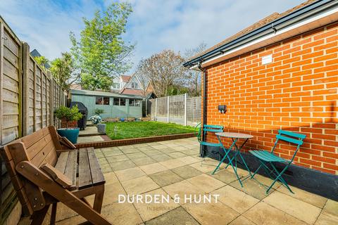 4 bedroom semi-detached house for sale, Westleigh Avenue, Leigh-On-Sea SS9