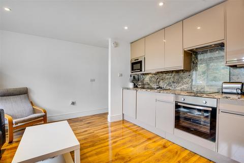 1 bedroom flat for sale, Park Road, London, W4