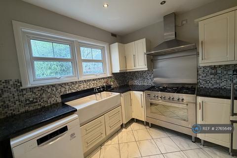 undefined, Barrowell Green, London, N21