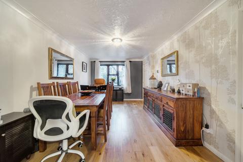 undefined, Oak Ridge, West End, Woking, Surrey, GU24