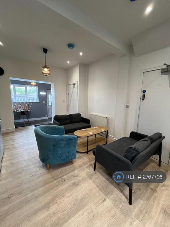 Kitchen & Living Space