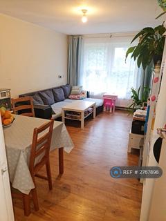 2 bedroom flat to rent, Hope Close, London, SE12