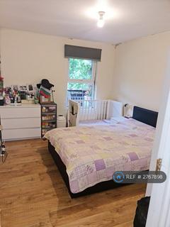 2 bedroom flat to rent, Hope Close, London, SE12