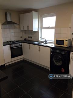 2 bedroom flat to rent, Hope Close, London, SE12