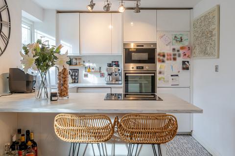 2 bedroom property for sale, John Archer Way, London, SW18