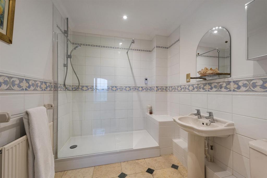 4 Manor Rd TN15 6 AQ 016.jpg