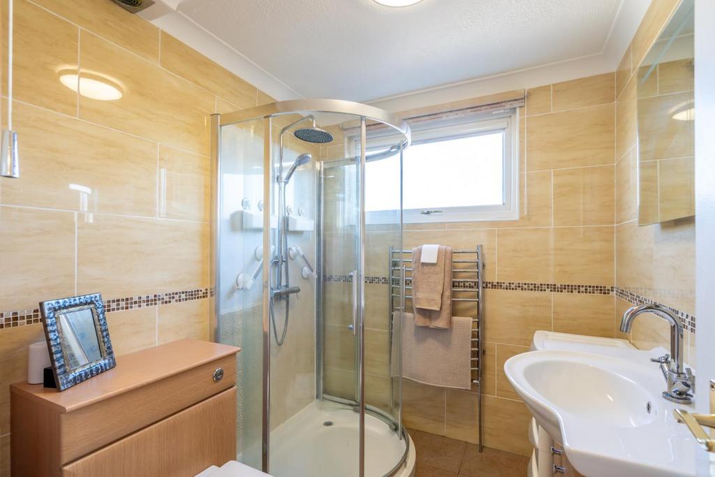 Shower Room.jpg