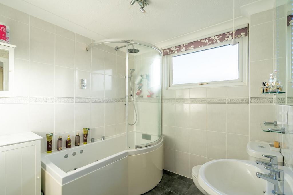 Ensuite.jpg