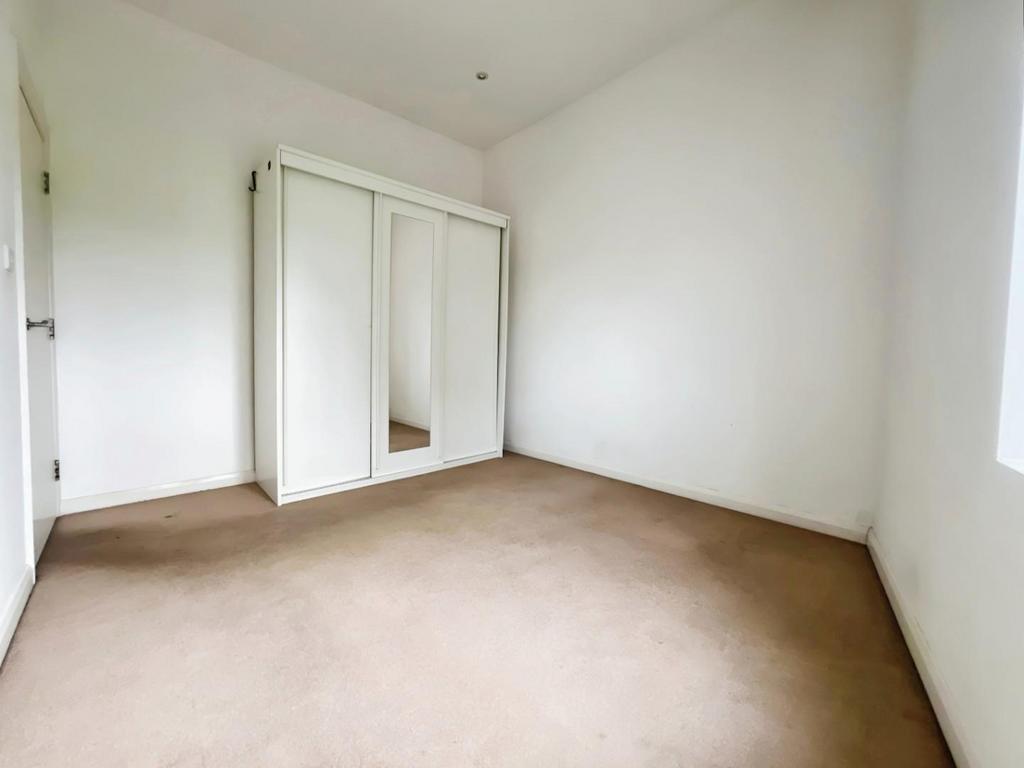 03831a2c-2nd 20bedroom.jpg