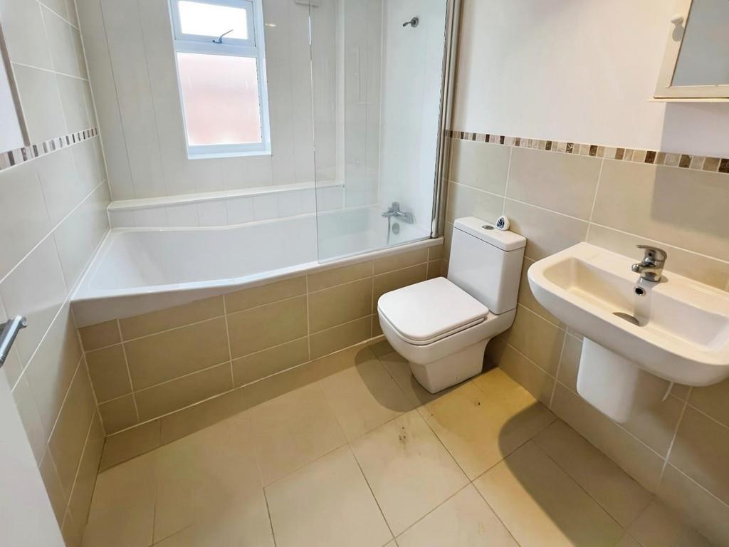 2e1b1cdc-bathroom.jpg
