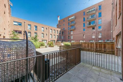 3 bedroom flat for sale, Lensview Close, Harrow, HA1