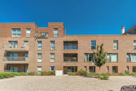 3 bedroom flat for sale, Lensview Close, Harrow, HA1