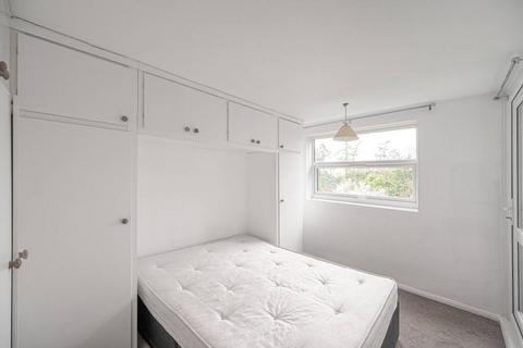 2 bedroom flat to rent, Fairview Court,  Hendon,  NW4