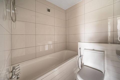 2 bedroom flat to rent, Fairview Court,  Hendon,  NW4