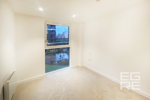 2 bedroom apartment to rent, Holly House, Staines-upon-Thames TW18