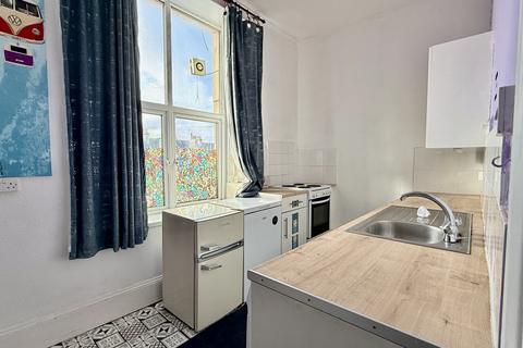 1 bedroom flat for sale, Flat 1, 42 Victoria Street, Paignton, Devon TQ4 5DN