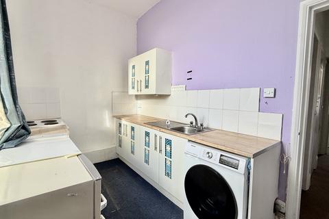1 bedroom flat for sale, Flat 1, 42 Victoria Street, Paignton, Devon TQ4 5DN