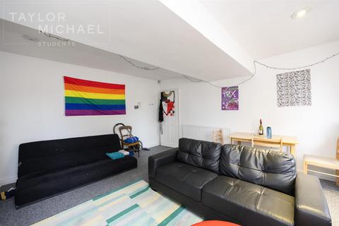 3 bedroom flat to rent, West Street, Brighton