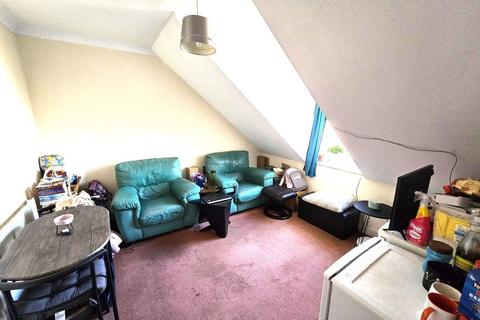 1 bedroom flat to rent, c Maidstone Road, Chatham