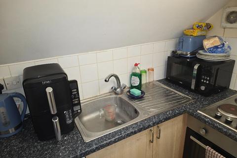 1 bedroom flat to rent, c Maidstone Road, Chatham