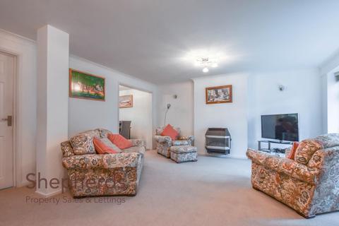 3 bedroom semi-detached house for sale, Barnfield Close, Hoddesdon EN11