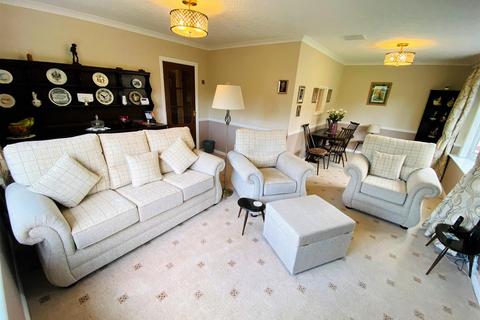3 bedroom detached bungalow for sale, High Street, Hook, Goole