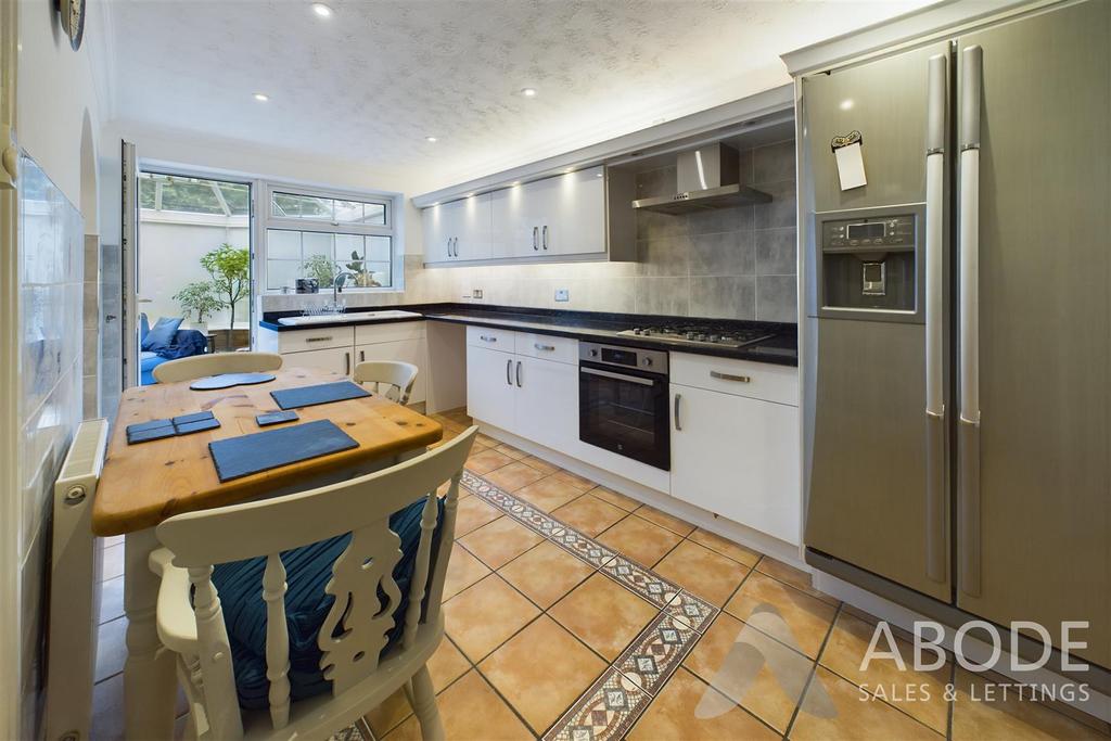 CAM03645 G0-PR0109-STILL014.jpg