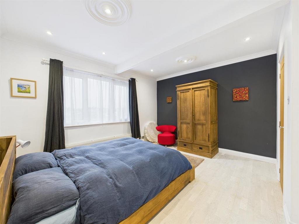 Bedroom: