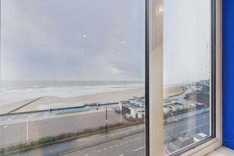 2 bedroom flat for sale, Endcliffe Mansions, Bridlington