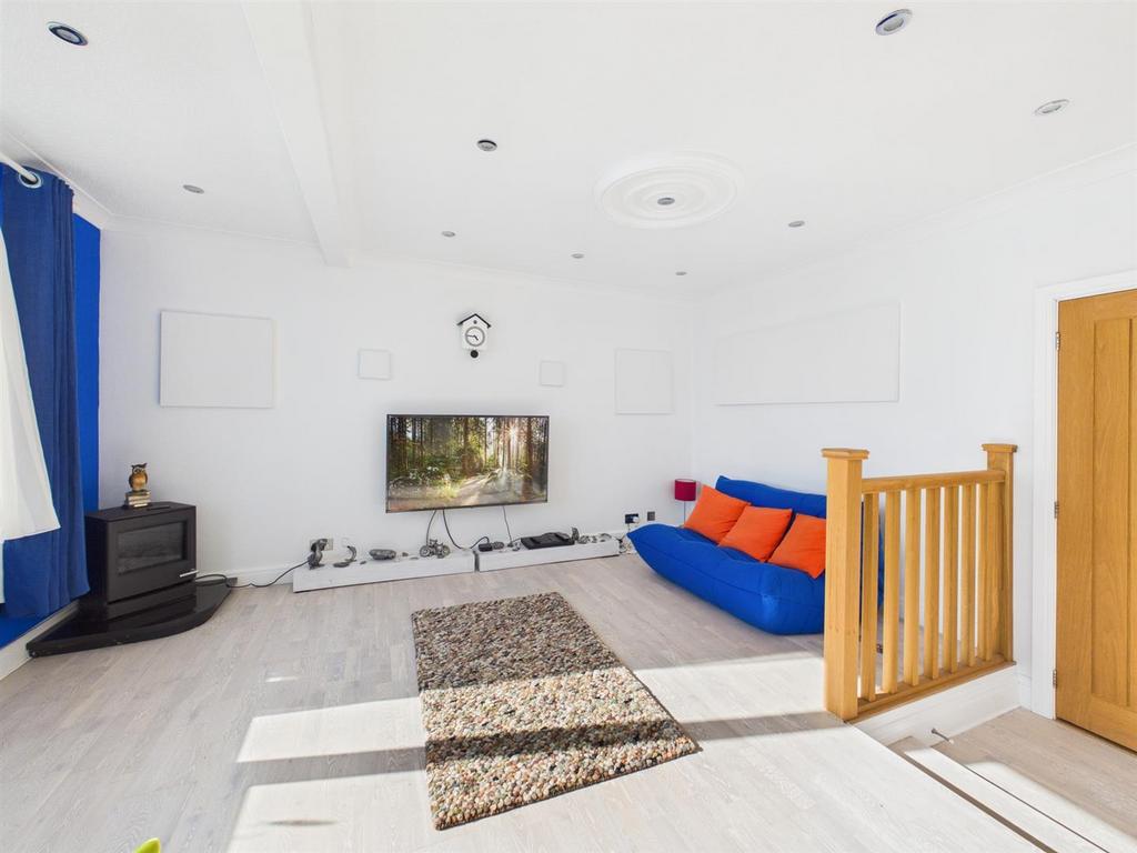 Lounge: