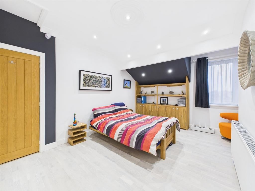 Bedroom: