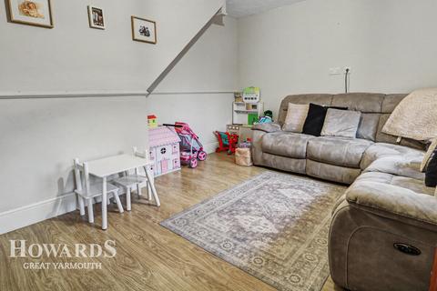 3 bedroom terraced house for sale, Thames Way, Caister-on-Sea