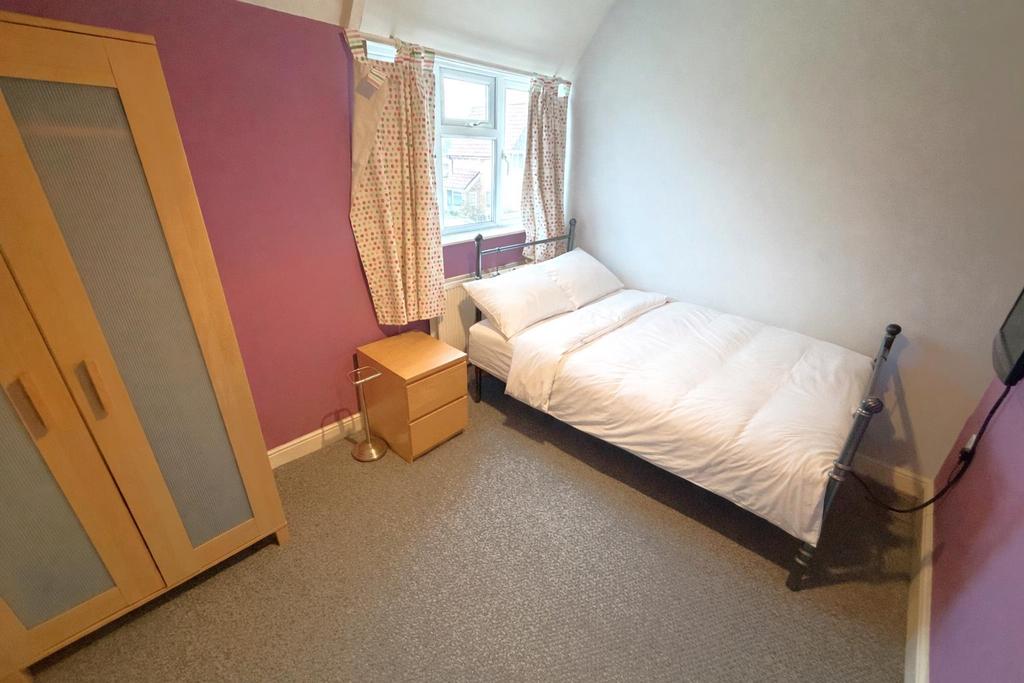 Bedroom 2.png