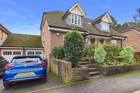 3 bedroom semi-detached house for sale, Chandos Gardens, Coulsdon CR5